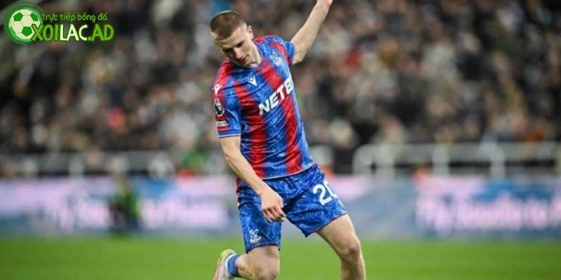 Adam Wharton có tên trong danh sách mua sắm của MU